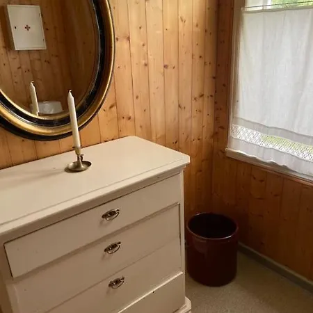 Gammelt Hus Pa Landet